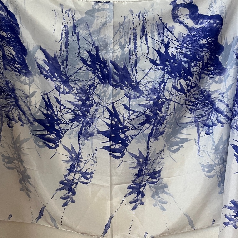 Brand New Rectangular Silk Abstract Blue and White Scarf - Picture 4 of 5